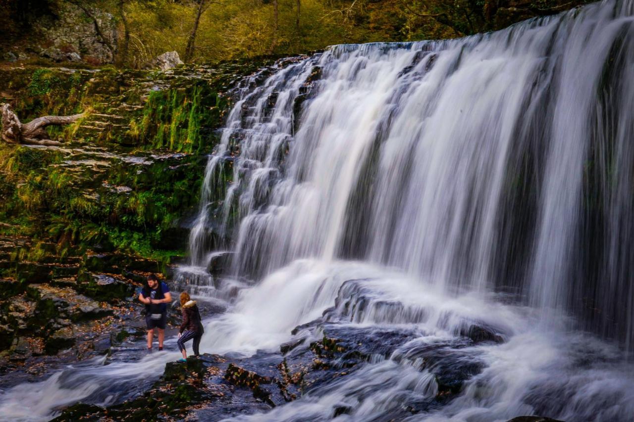 Waterfall Lodge Pontneddfechan Exterior photo