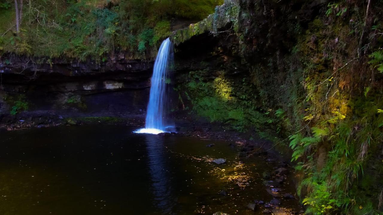 Waterfall Lodge Pontneddfechan Exterior photo